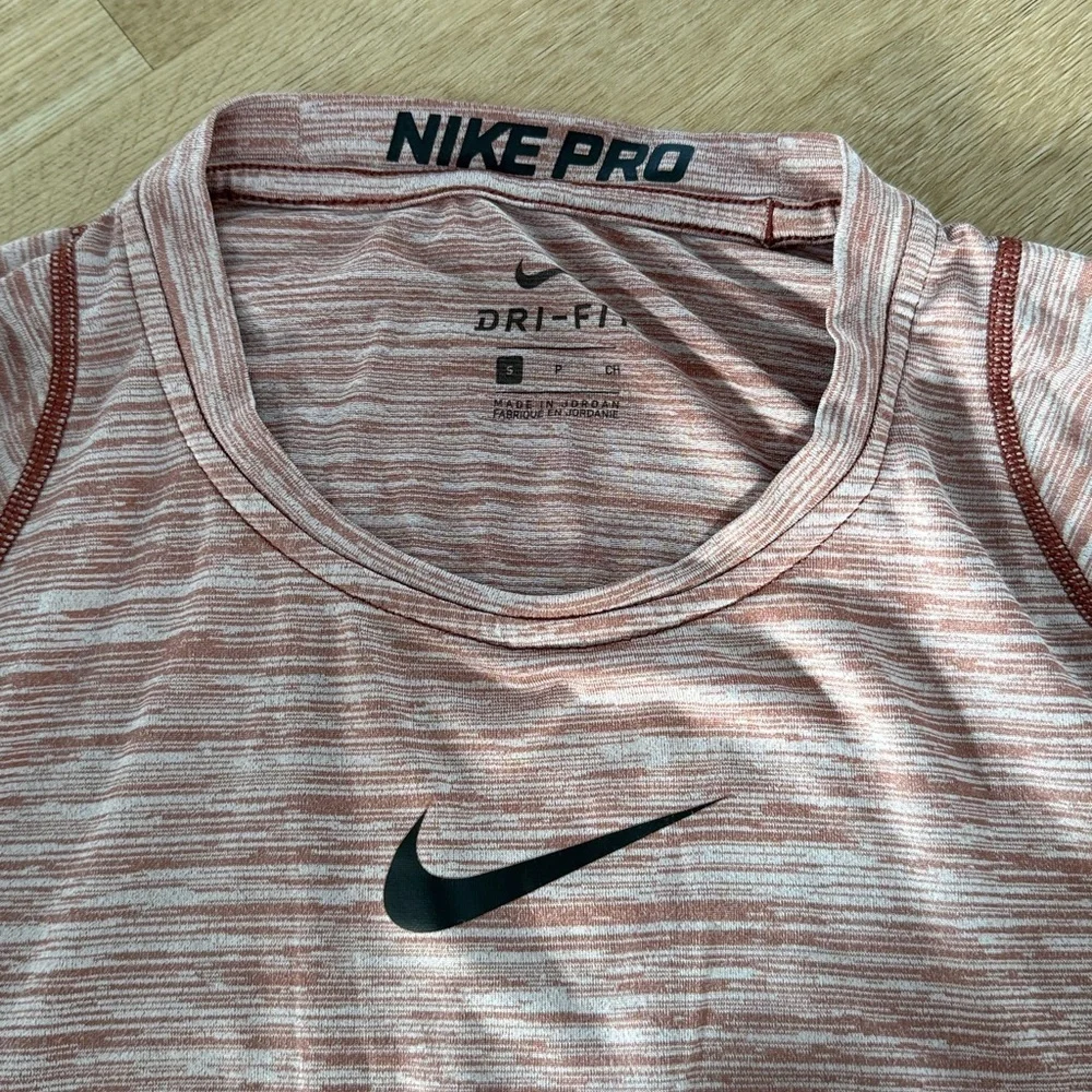 Nike Shirt - Picture 4 of 4